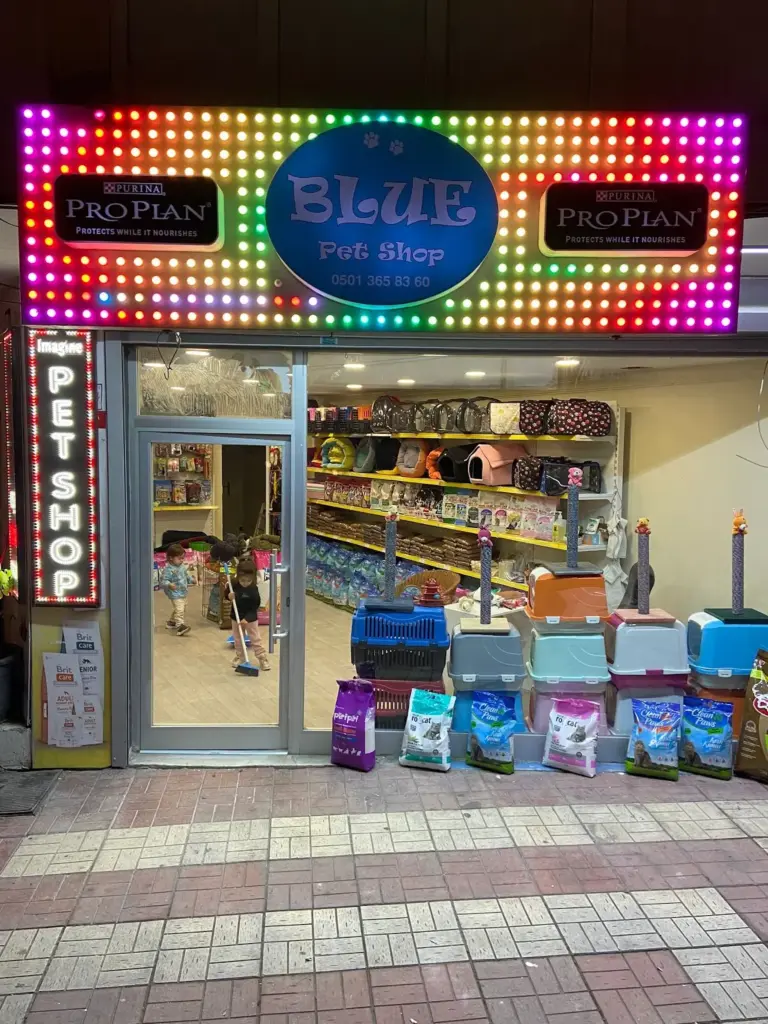blue petshop 8bbd3bfb